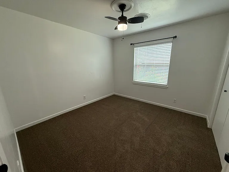 1001 Goode Dr — Photo 14