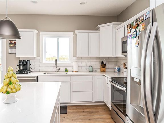 5th image of 2704 NW 40th St