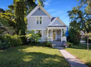 541 7th St, Traverse City, MI 49684