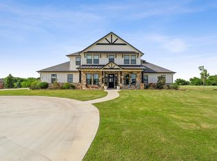 8038 Hencken Ranch Rd, Fort Worth, TX 76126