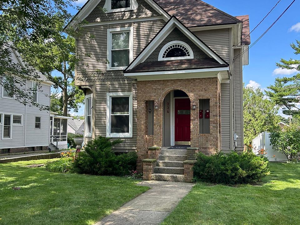 1st image of 226 Paris Ave #1
