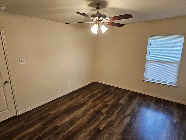 24053 Wilde Dr — Photo 18