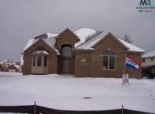 1044 Rochelle Park, Rochester Hills, MI 48309