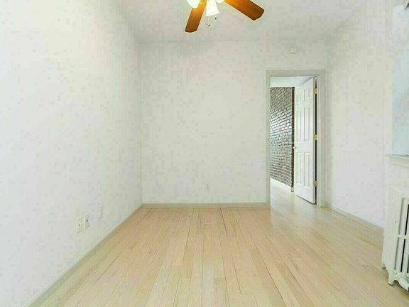 4th image of 406 W 48th St #2R