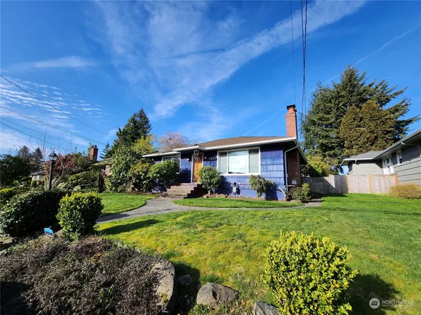 11253 Fremont Avenue N, Seattle, WA 98133
