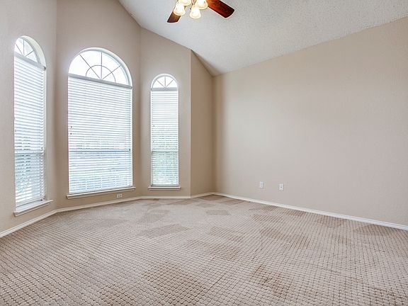 5th image of 1821 Arbor Creek Dr
