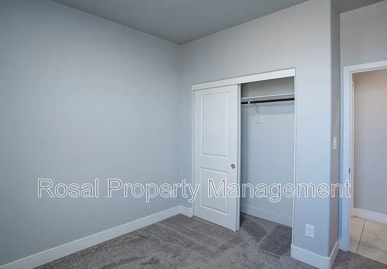 933 Northern Blvd NE — Photo 11