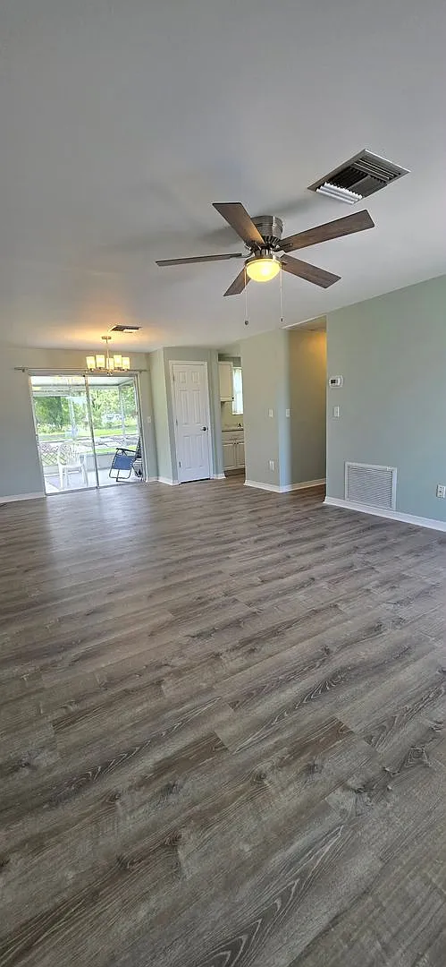 Beautifully updated 2-bedroom, 2-bath single-family home with a bonus room in Spring Hill! — Photo 2