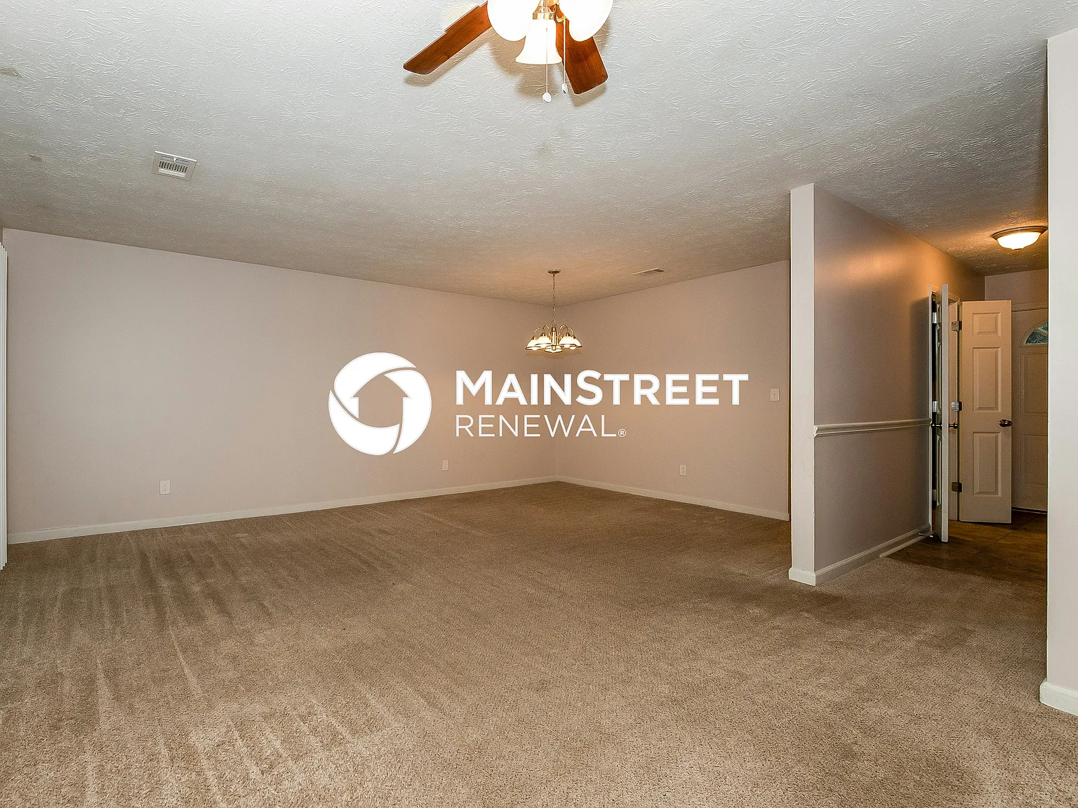 271 River Chase Dr — Photo 2