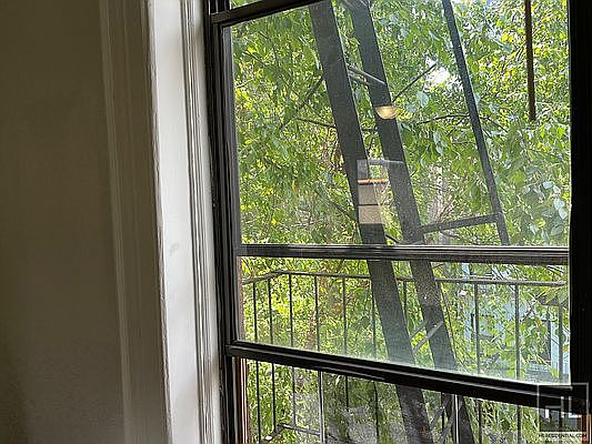 4th image of 438 W 45th St APT 4R