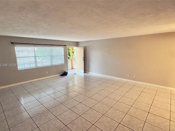 5th image of 1855 NE 121st St APT 16