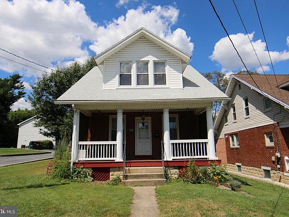 2nd image of 137 15th St