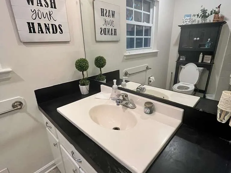 Hall Guest bath