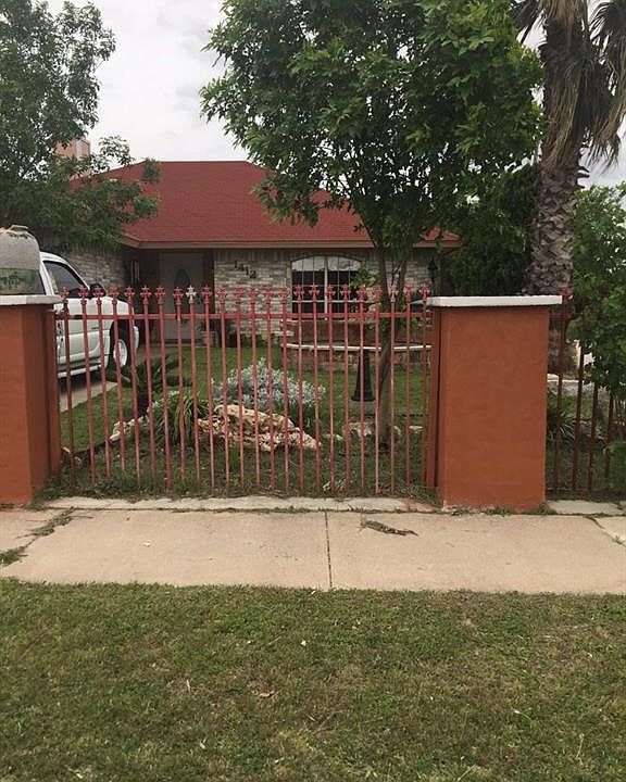 2nd image of 1412 Windsor Cir