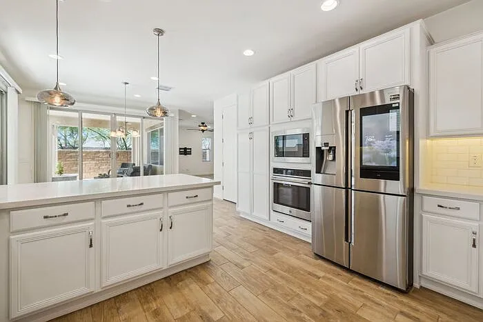211 E Brinley Dr — Photo 16