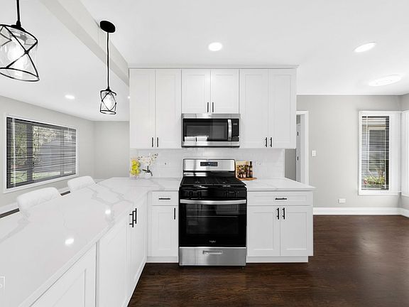 5th image of 257 Fremont Ct