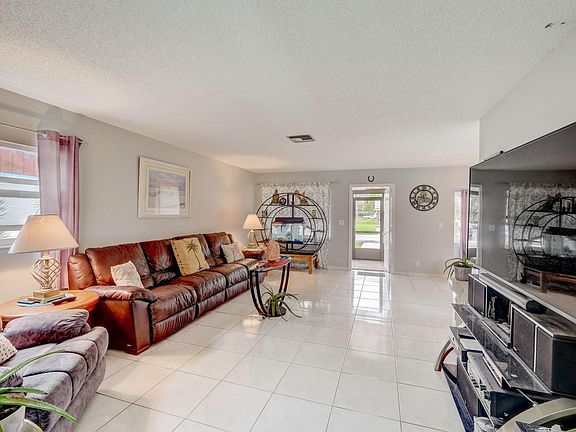 4th image of 6033 La Palma Lane #6033
