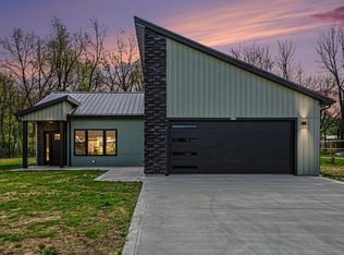 52736 Rachael Ct, Middlebury, IN 46540