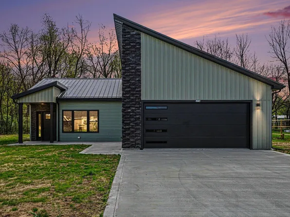 52736 Rachael Ct, Middlebury, IN 46540