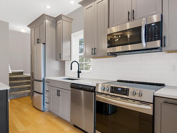 5th image of 230 Midtown Dr