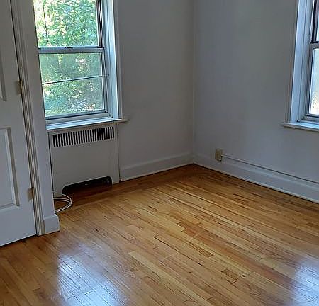 4th image of 5444 Arlington Ave Unit F14