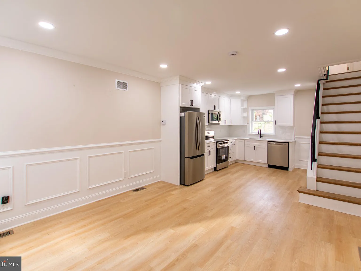 2 bed, 1.0 bath, 1000 sqft, $1,750 — Photo 1