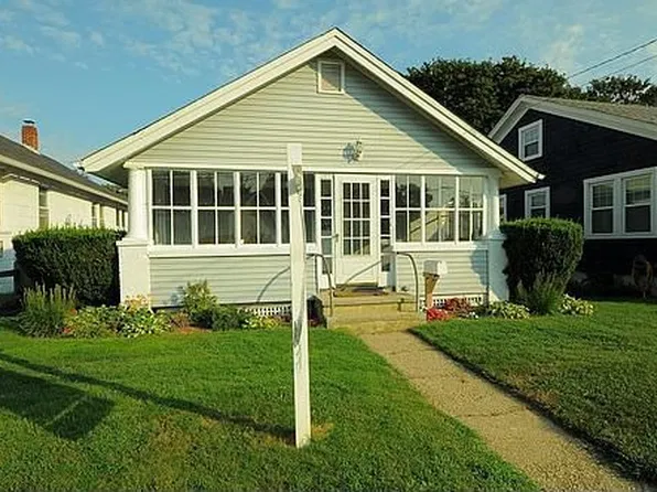 770 Knapp Pl, Greenport, NY 11944