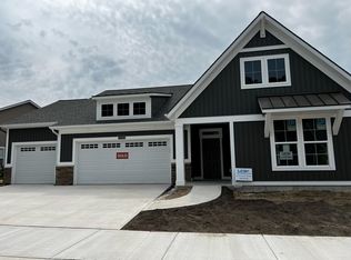 14940 Bethpage Dr, Spring Lake, MI 49456