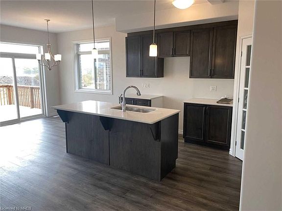 4th image of 125 Essex Dr #K89-4z5
