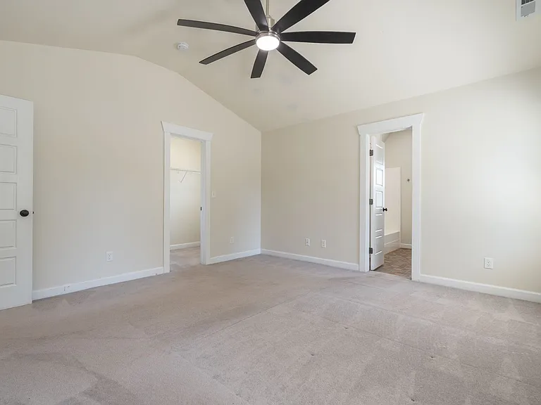 1400 Goodman St — Photo 35