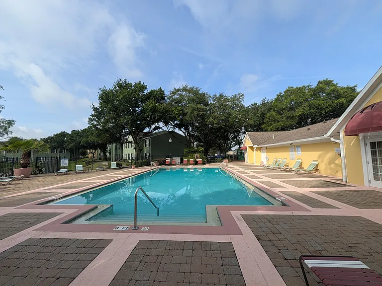 2019 Dixie Belle Dr #D — Photo 34