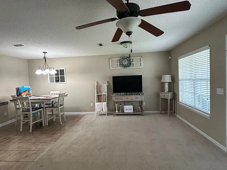 127 Winterberry Way — Photo 3