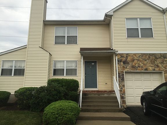 3rd image of 311 Ventnor Ct