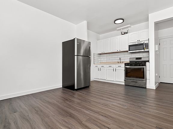 2nd image of 712 W 175th St APT 3F