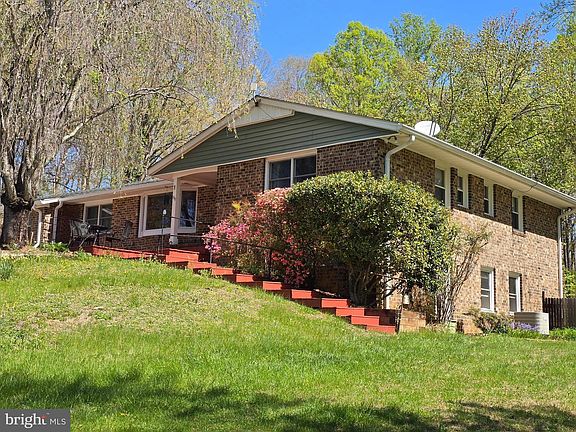 2nd image of 199 Blue Rock Ln