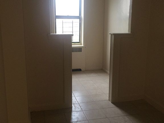 5th image of 3235 Parkside Pl APT 4H