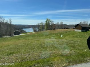 9 Mallard Pointe Dr, Byrdstown, TN 38549