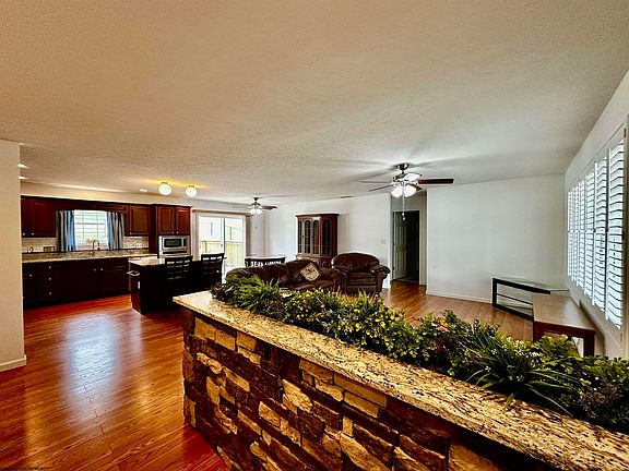 5th image of 1719 Lillie St