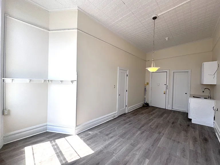 138 Montague St #7 — Photo 8
