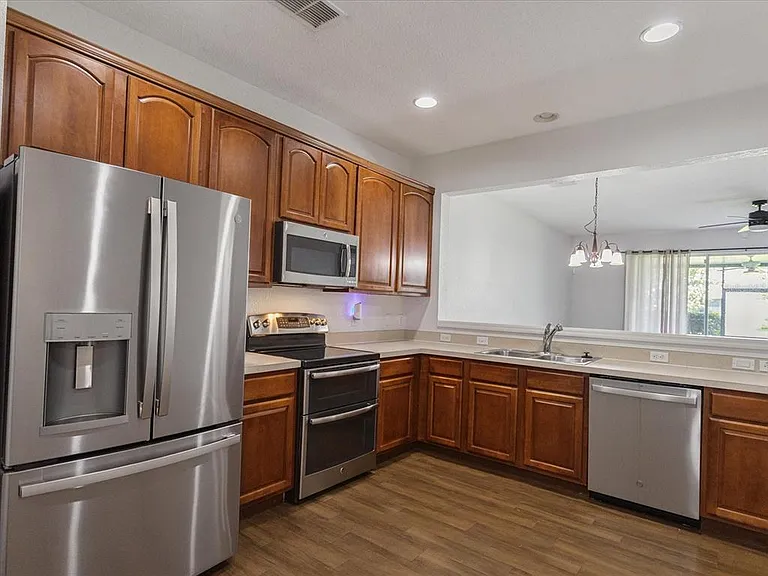 1055 Rock Harbor Ave — Photo 6