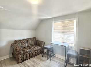 1088 Gregg St #1B, Ottawa, ON K1V 6G7