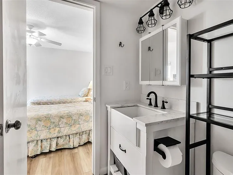 5224 Lake Village Dr #67 — Photo 31