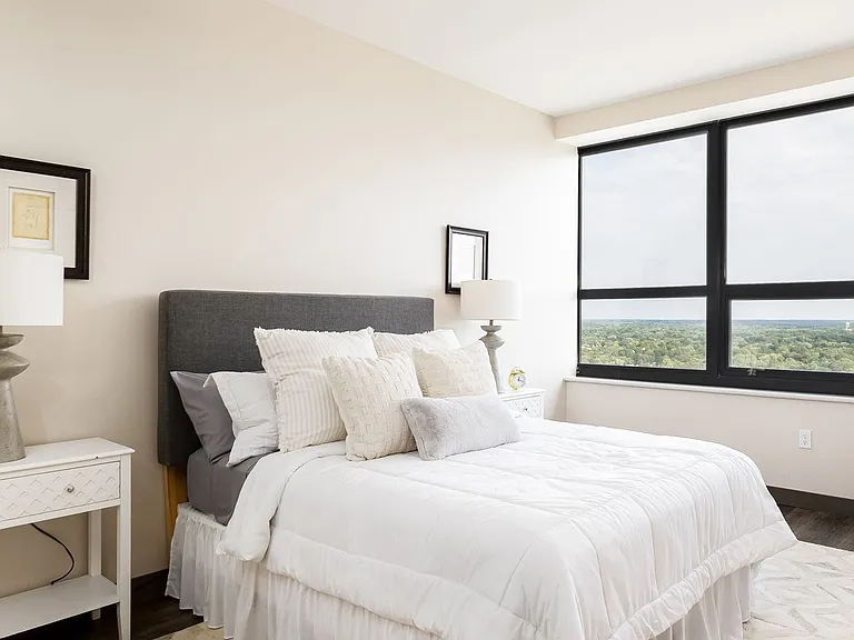 Liberty Tower Residences — Photo 60