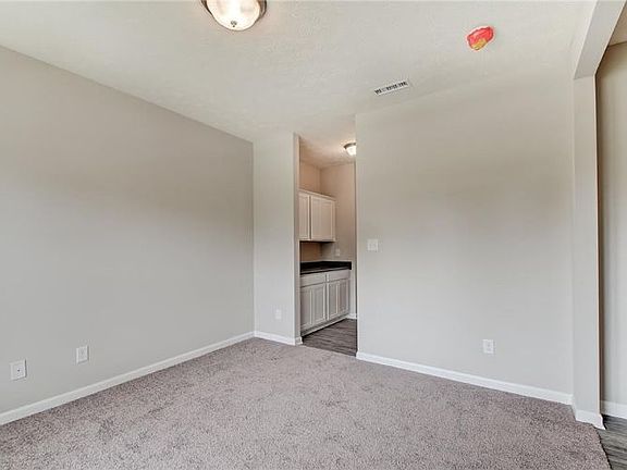 4th image of 7250 Lockford Walk S