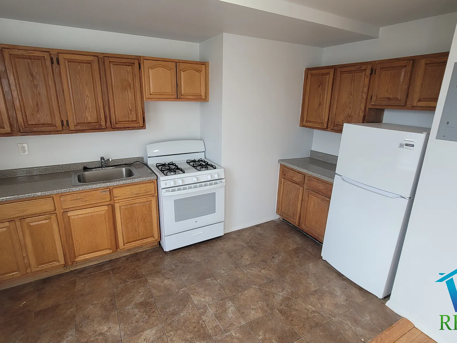 1 bed, $2,100 — Photo 3