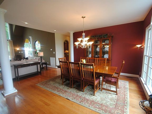 4th image of 109 Mount Haven Dr