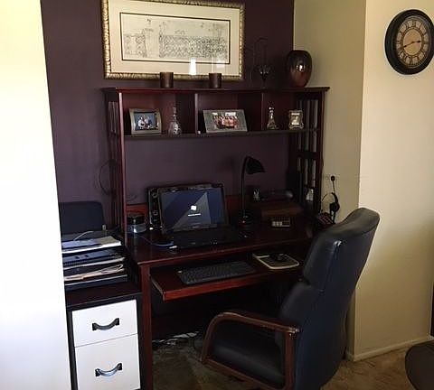 TV or Desk Nook in LRoom