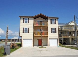 509 N Shore Dr, Surf City, NC 28445