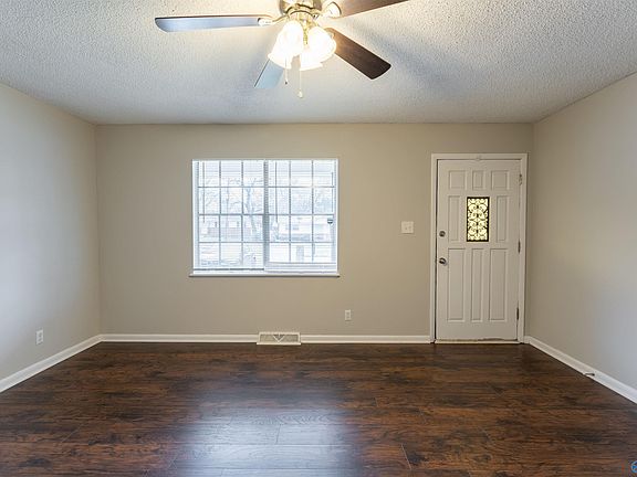 4th image of 514 Lisa Ln NW