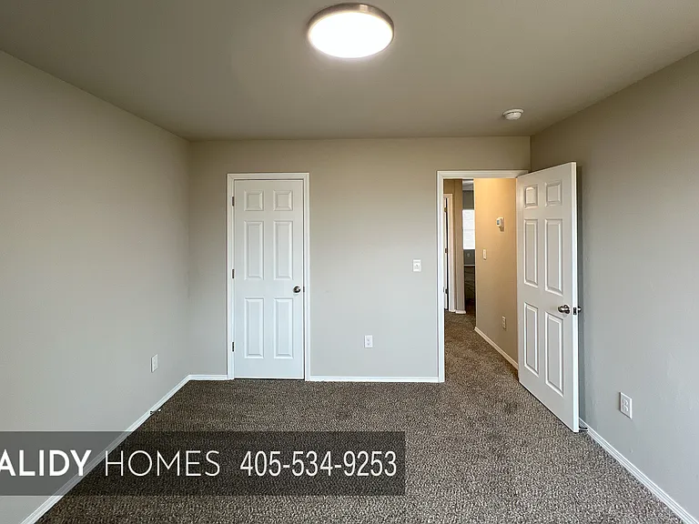 4301 Driftwood Dr — Photo 20